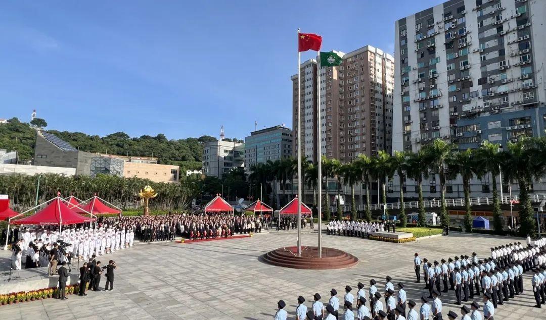 _祝福祖国！香港和澳门举行升旗仪式_澳门隆重举行升旗仪式